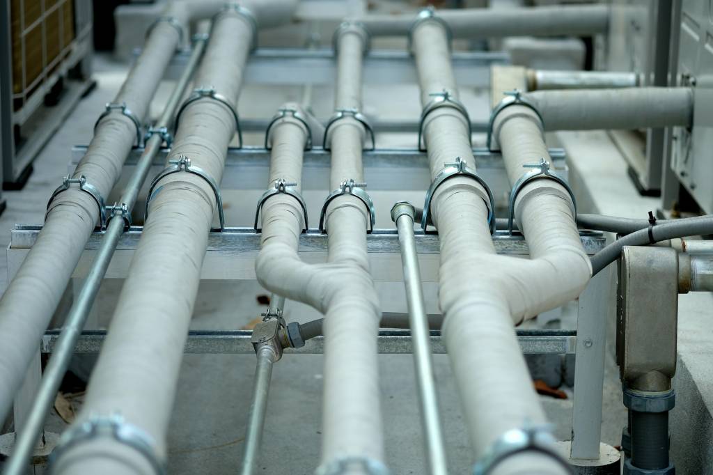 Installation of air duct outside the building,Installation of in